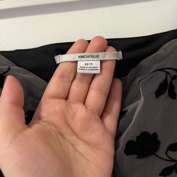 Urban Outfitters Kimchi Blue Claudia Floral Babydoll Blouse - Picture 6 of 6